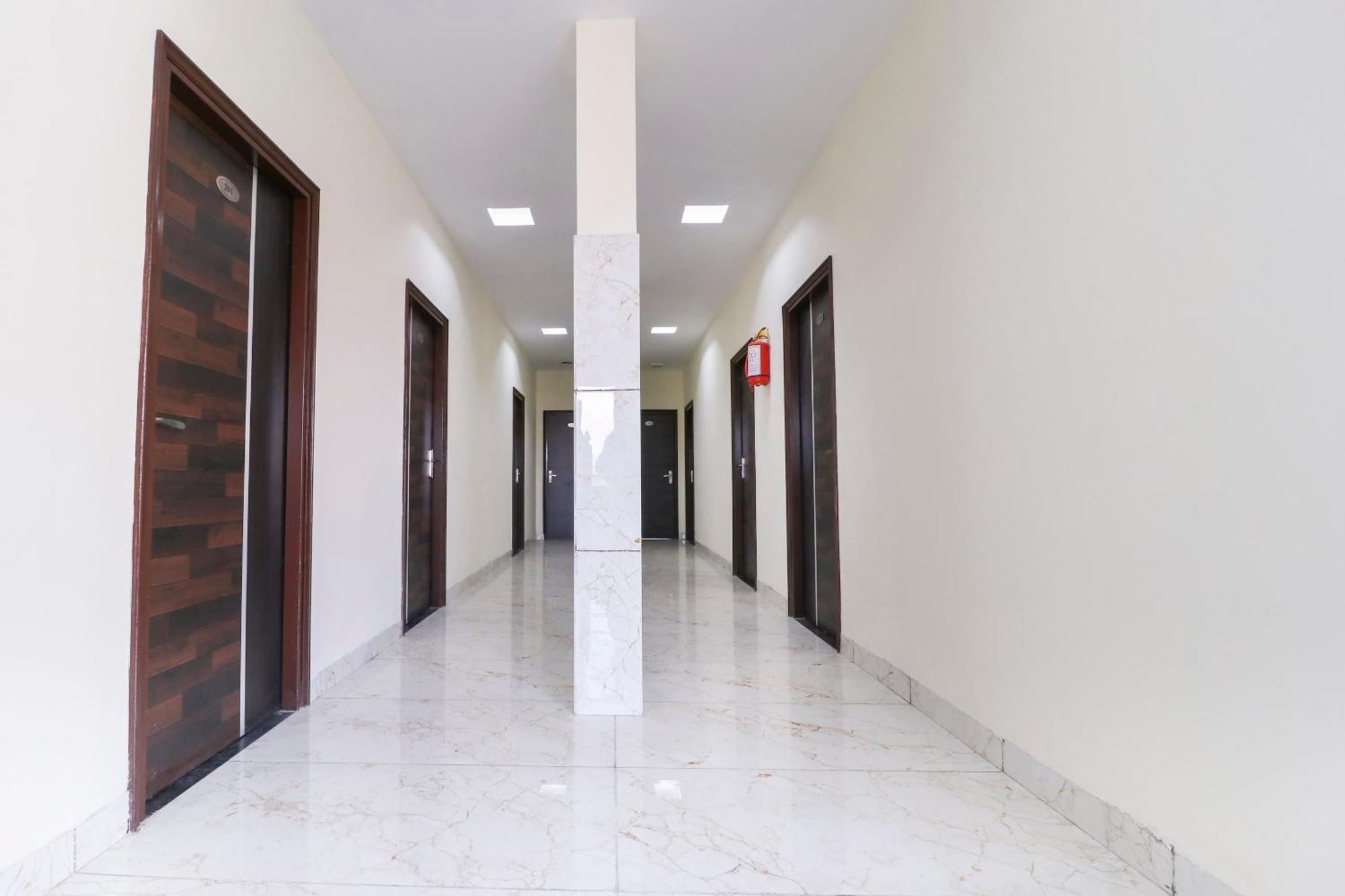 Hotel O Red Ark Landran Bagian luar foto