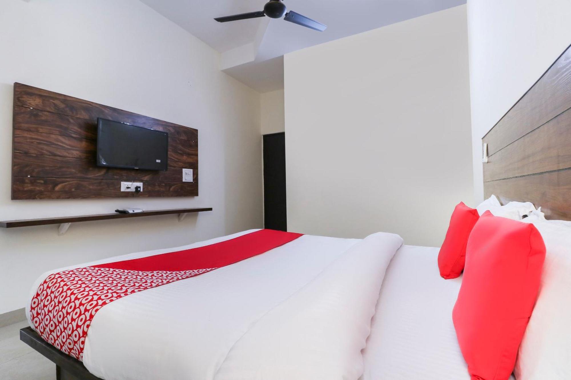 Hotel O Red Ark Landran Bagian luar foto