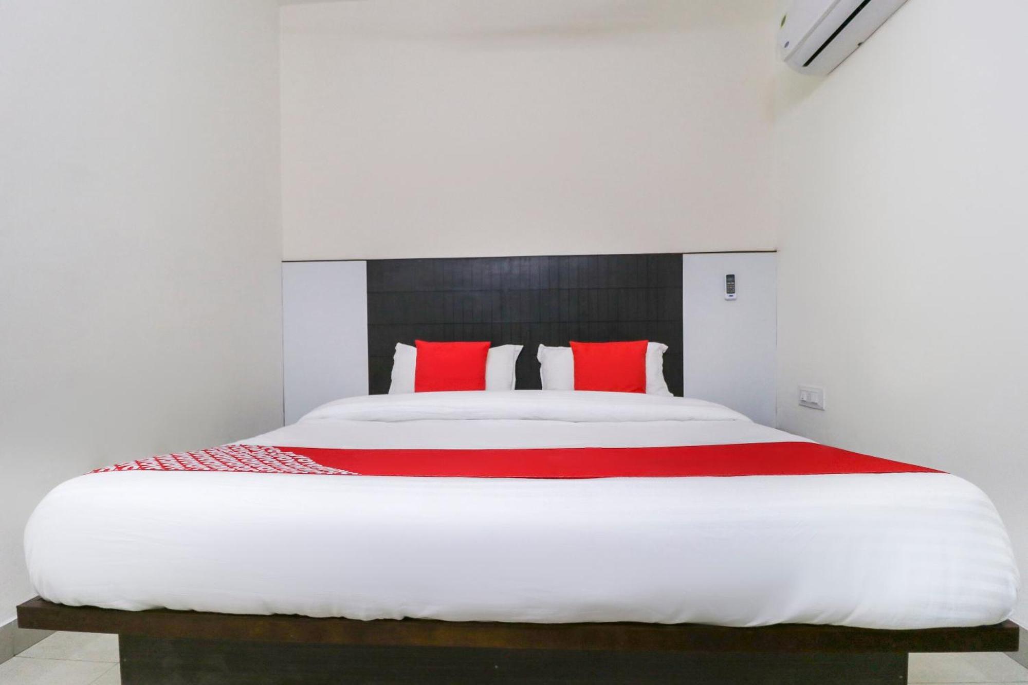 Hotel O Red Ark Landran Bagian luar foto