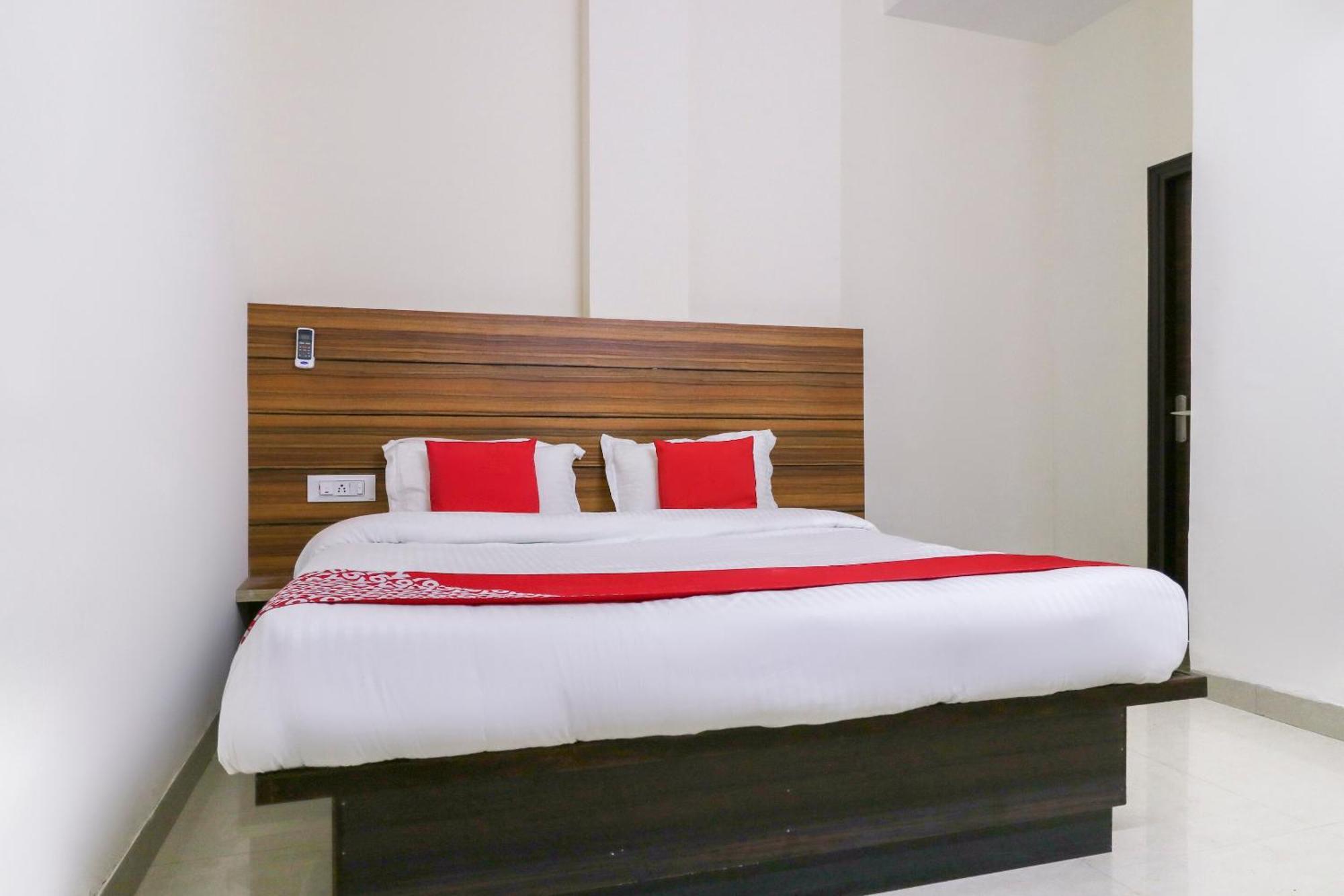 Hotel O Red Ark Landran Bagian luar foto