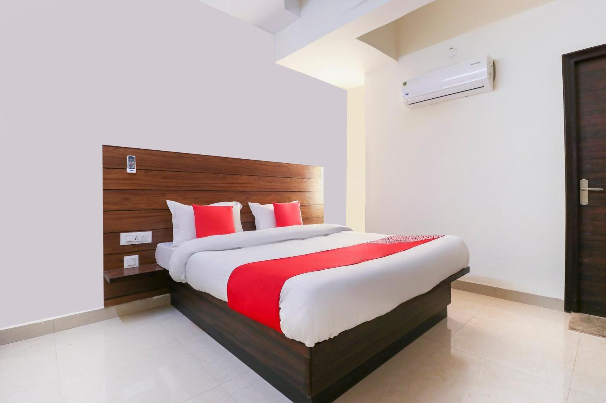 Hotel O Red Ark Landran Bagian luar foto