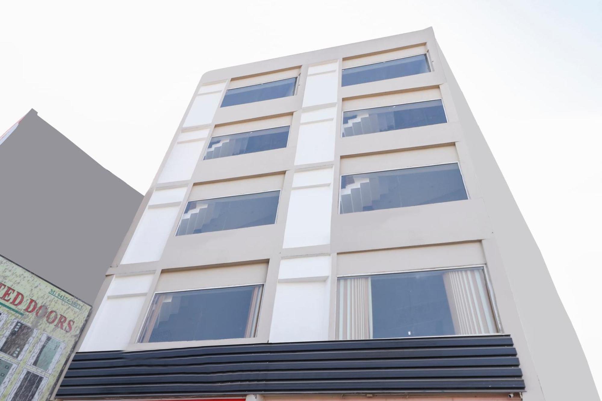 Hotel O Red Ark Landran Bagian luar foto
